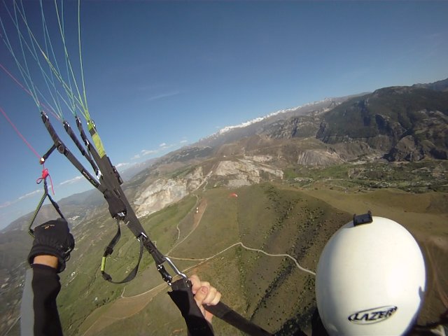 Полет на параплане над горами Сьерра-Невада, Испания