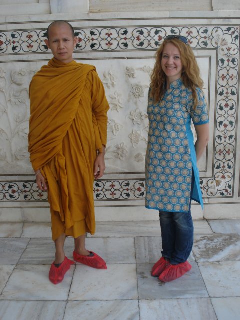 Фото с тибетским монахом, Индия