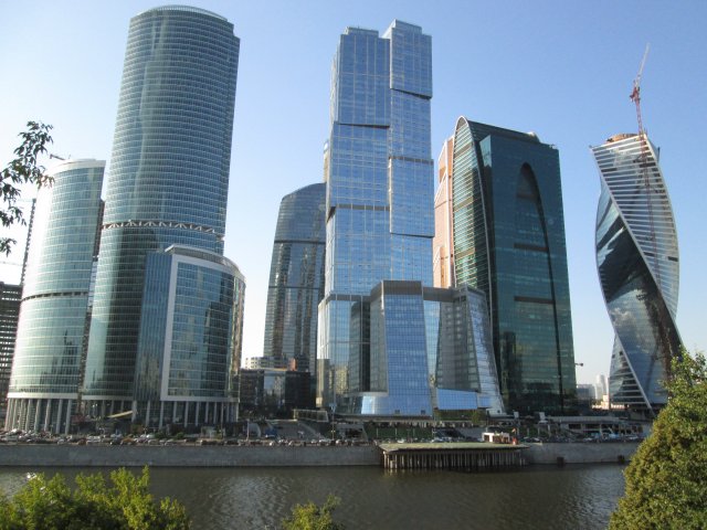 Новый бизнес-комплекс "Москва-Сити", строительство которого продолжается