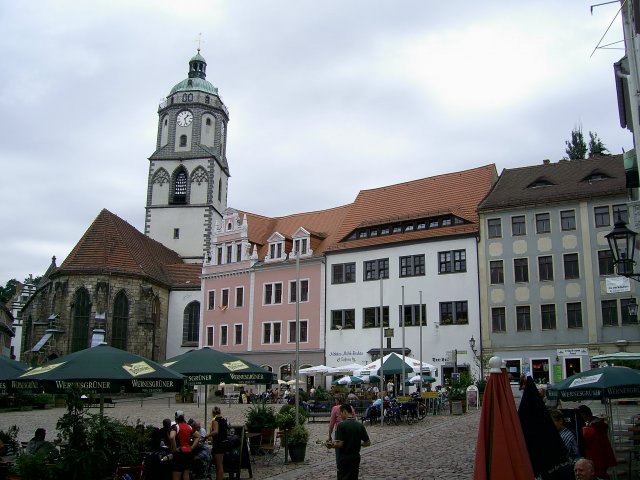 Рыночная площадь Маркт (Markt) с церковью Фрауэнкирхе (Frauenkirche) и башня с часами