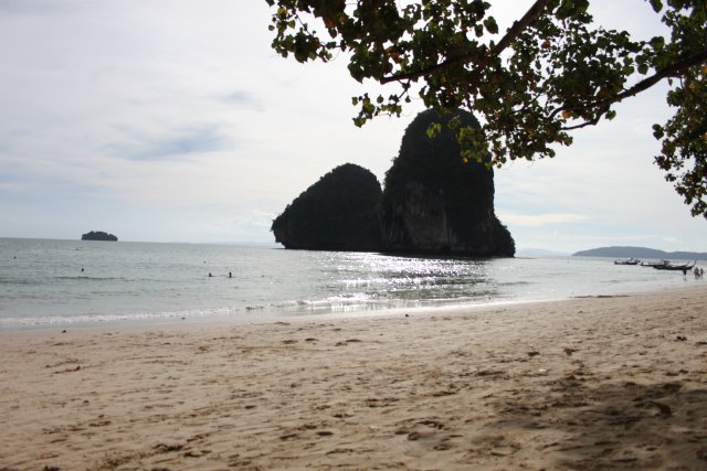 Пляж Phranang