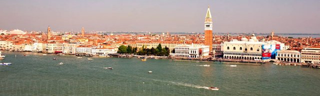 Панорама Венеции со стороны Канала.