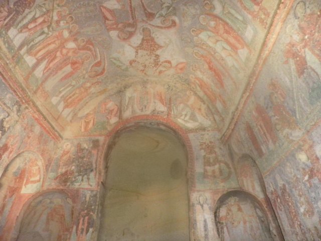 Старинные фрески храма