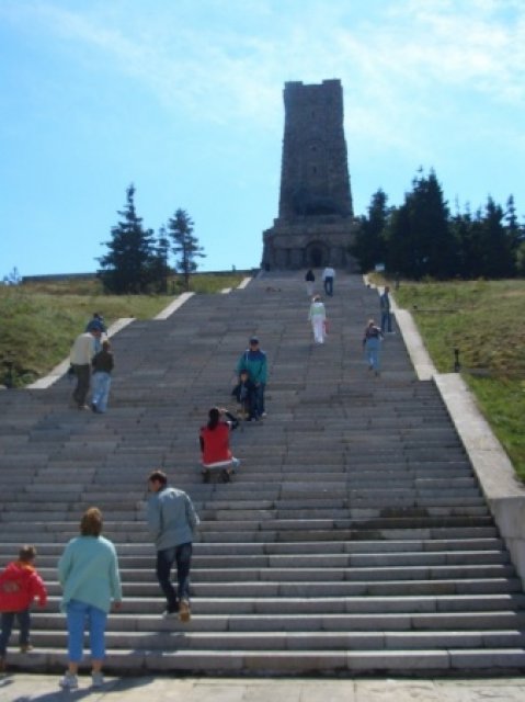 Поднимаемся к Памятнику Свободы, Болгария