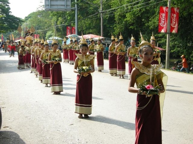 Фестиваль Лои Кратонг