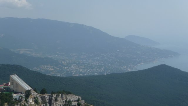 Вид на Ялту с горы Ай-Петри, Крым