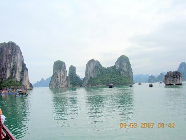 Залив Халонг, Вьетнам
