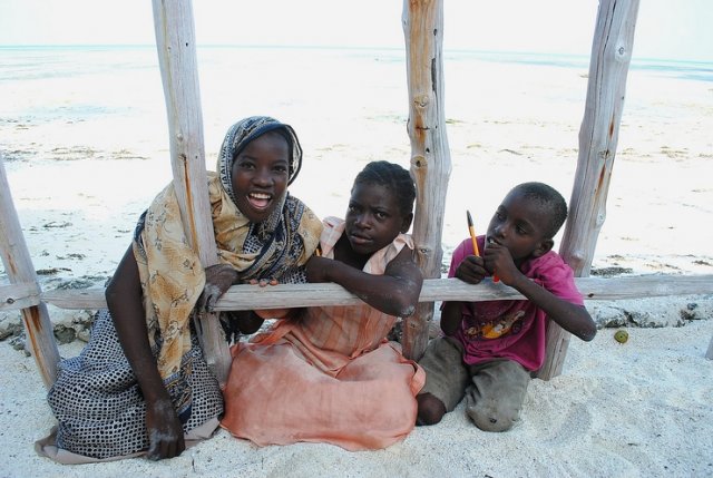 Jambiani. Shene Bungalows. Local children