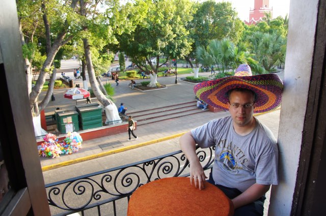 Вид на площадь из ресторана, Мерида, Мексика