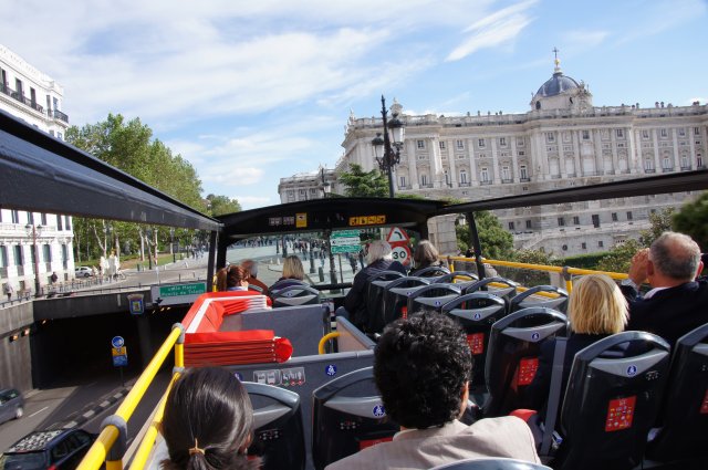Туристический автобус в Мадриде, Испания