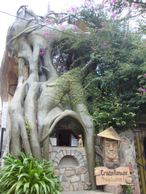 Отель Crazy House в Далате, Вьетнам