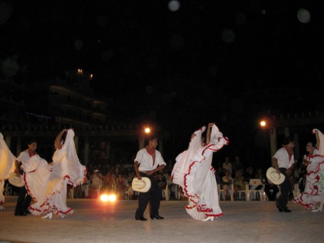Вечернее шоу в Пуэрто-Вальерте, Мексика