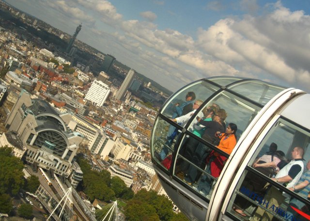 Вид из кабины колеса обозрения London Eye, Лондон, Великобритания