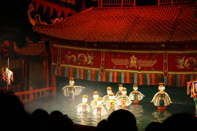 Водный кукольный театр в Ханое, Вьетнам