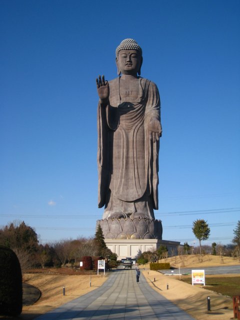 Статуя Будды Усику Дайбуцу в Японии