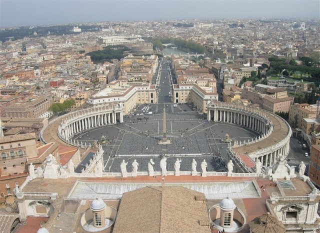Вид на Ватикан с Собора Святого Петра