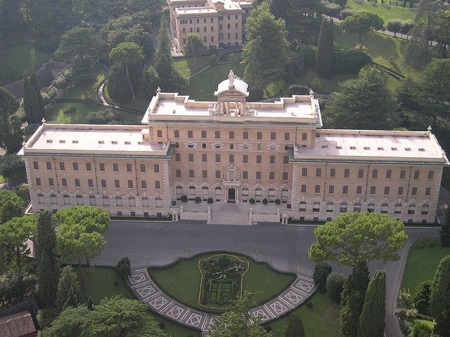 Папский дворец в Ватикане