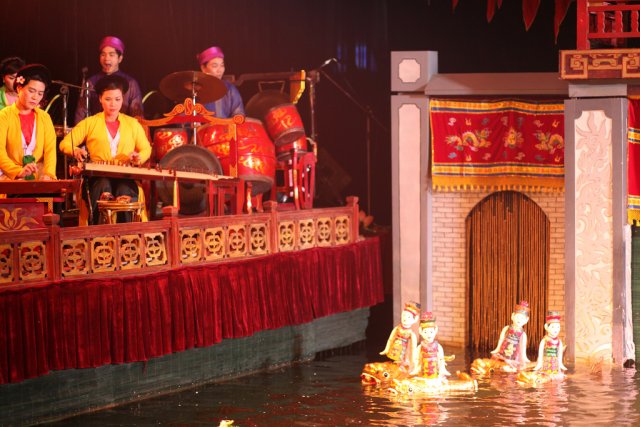 Водный кукольный театр в Ханое, Вьетнам