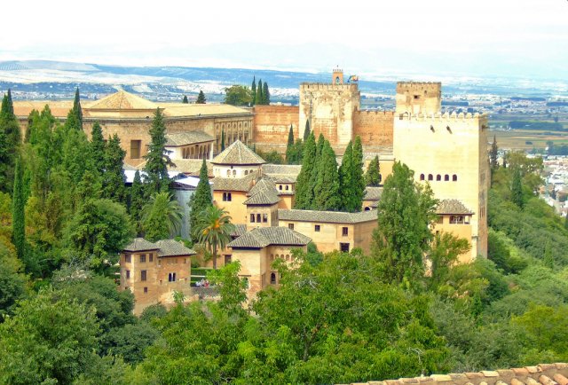 Замок Альгамбра, Испания