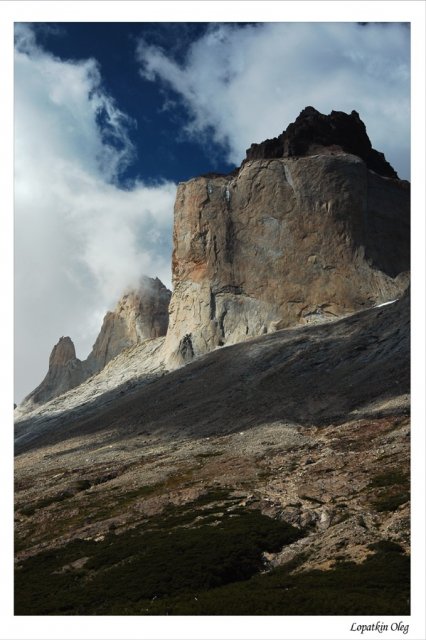 Гранитные столбы массива  Cuernos Del Paine