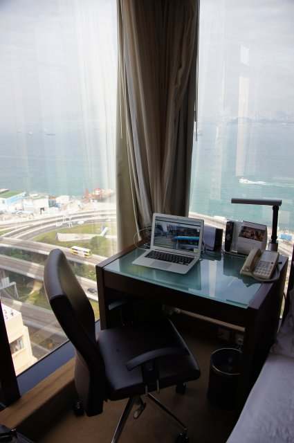 Вид из номера отеля Island Pacific 4*, Гонконг