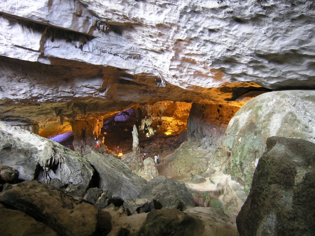 Барабанная пещера, Халонг