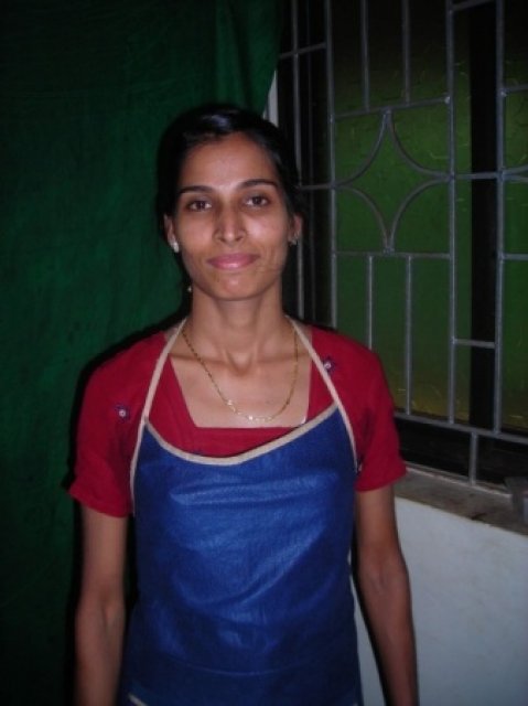 Рашми - моя хрупкая массажистка, Индия