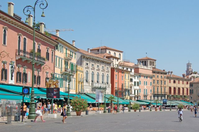 Площадь Бра, Верона
