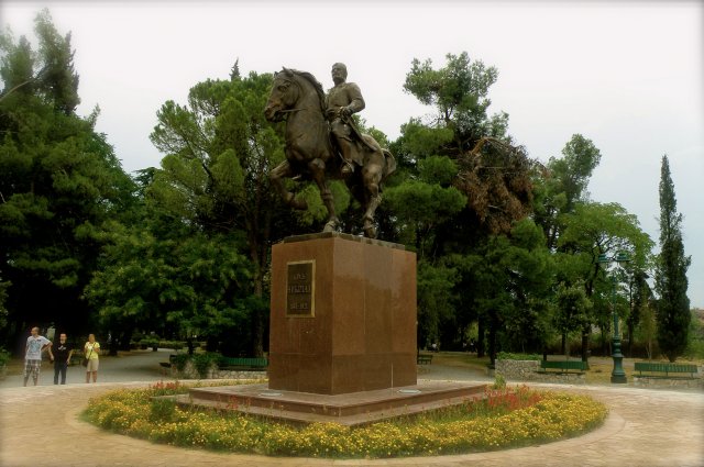 Памятник королю Николе, Подгорица
