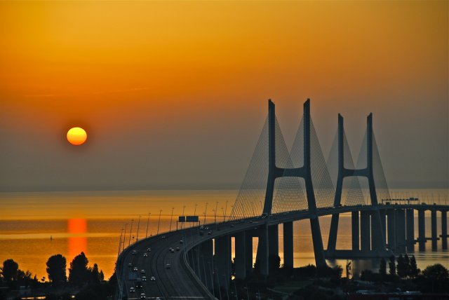 Мост Васко да Гама, Лиссабон