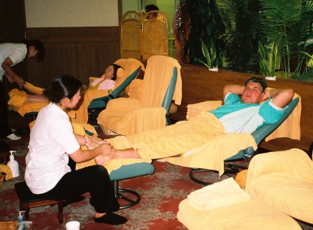 На массаже в  китайской бане.1990