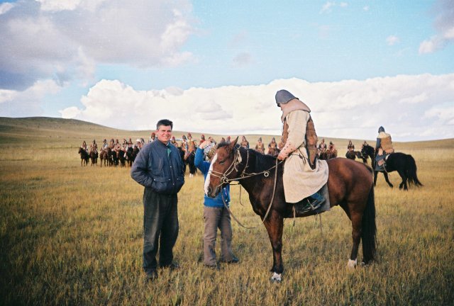 Николай Ващилин ставит сцену атаки армии Чингиз-Хана.