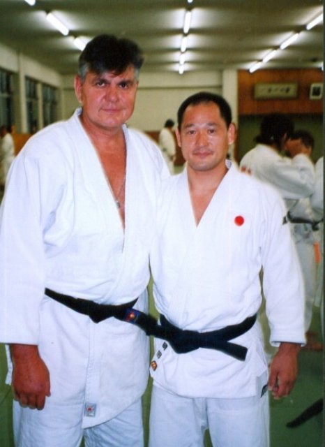Николай Ващилин и двухкратный чемпион мира ,олимпийский призёр 1992 года по дзю-до Хиротако Окадо в институте Кодокан,Токио.200