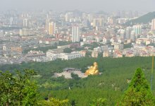 Вид на город Цзинань с горы, Китай