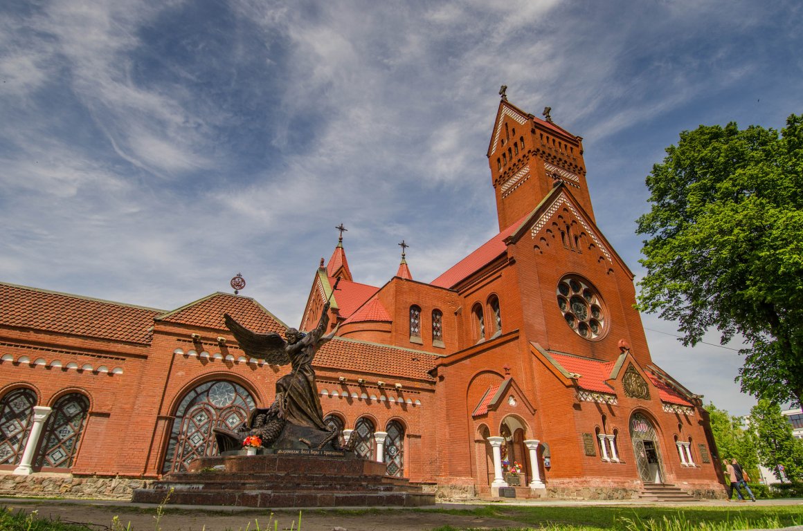 Достопримечательности Минска. Красный костёл Статья на awaytravel.ru